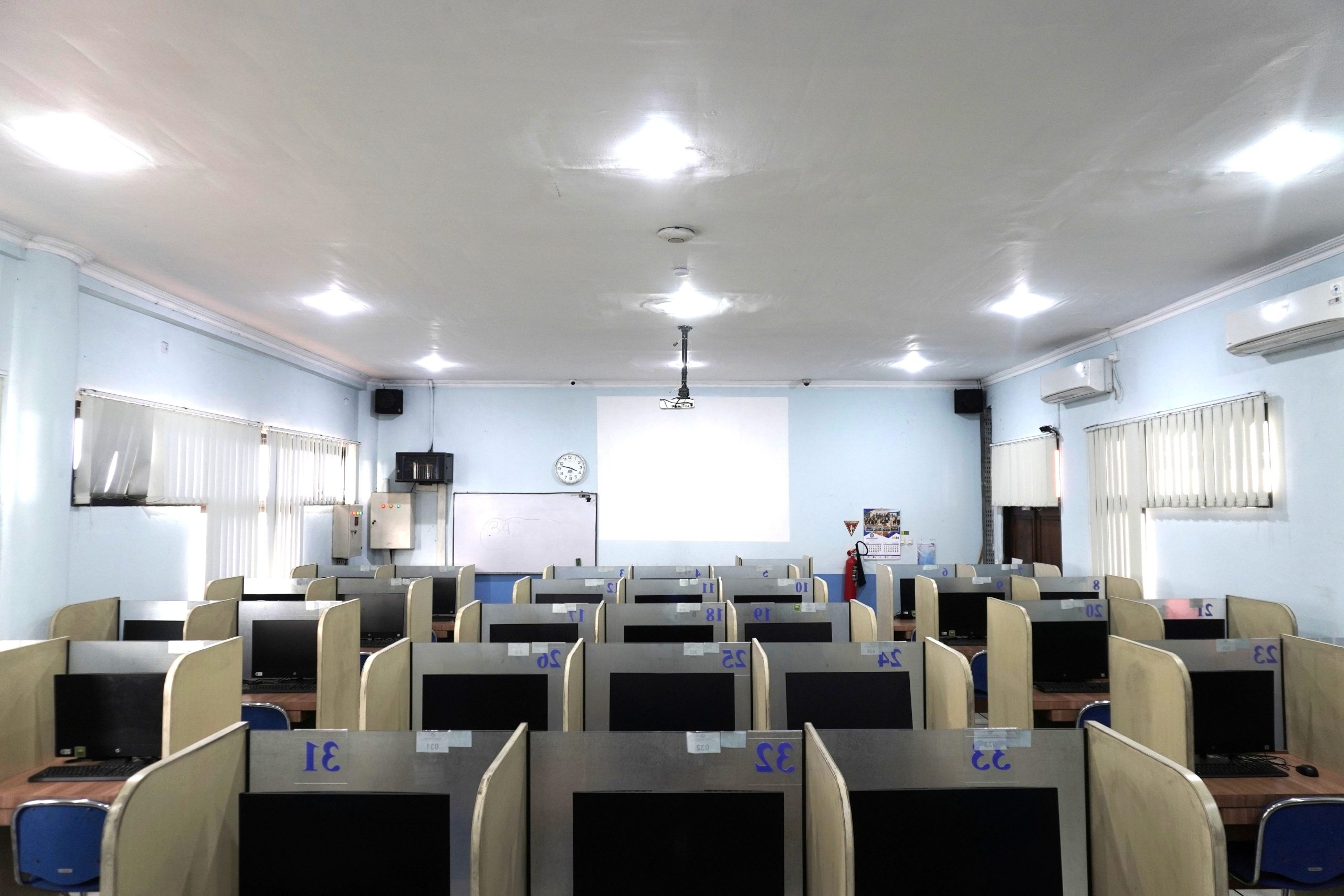 Ruang Komputer FPK UNAIR