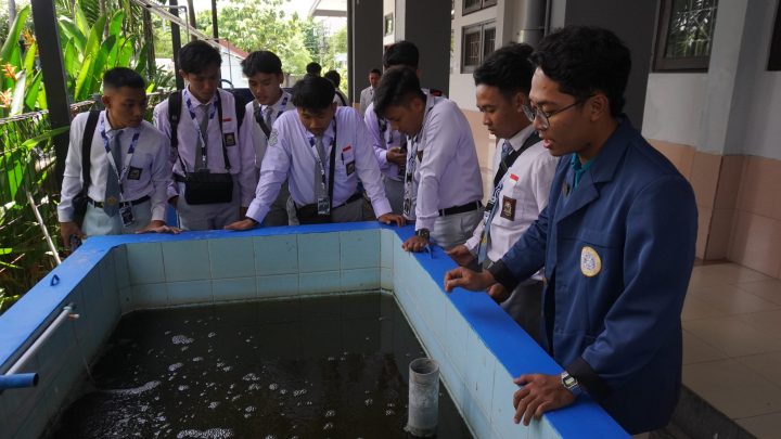 Edukasi Sektor Maritim: SMA IT Ar Rahman Banjarbaru Eksplorasi Inovasi Perikanan di FPK UNAIR