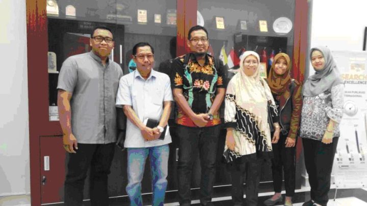 Foto Berita kunjungan DLH