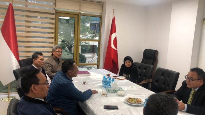Foto kunjungan rektor ke Turki