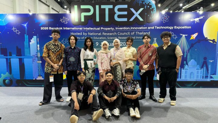 I-BONE: Inovasi Hidrogel Alginat Mahasiswa FPK UNAIR Raih Silver Medal di IPITEX Thailand 2026